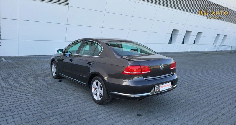 Volkswagen Passat cena 33900 przebieg: 240000, rok produkcji 2011 z Skawina małe 704